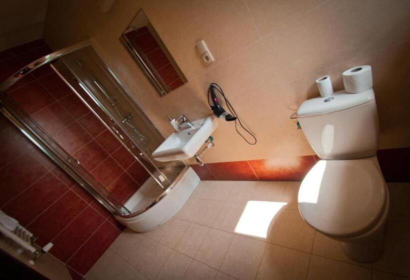 اتاق استاندارد, Dwa Bratanki