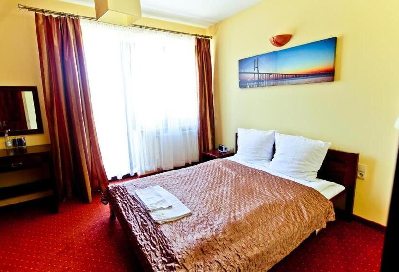 اتاق استاندارد, Dwa Bratanki