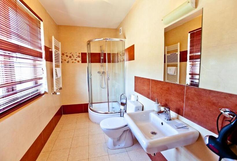 اتاق استاندارد, Dwa Bratanki