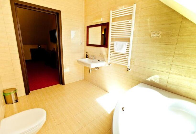 سوئیت با تخت بزرگ, Dwa Bratanki