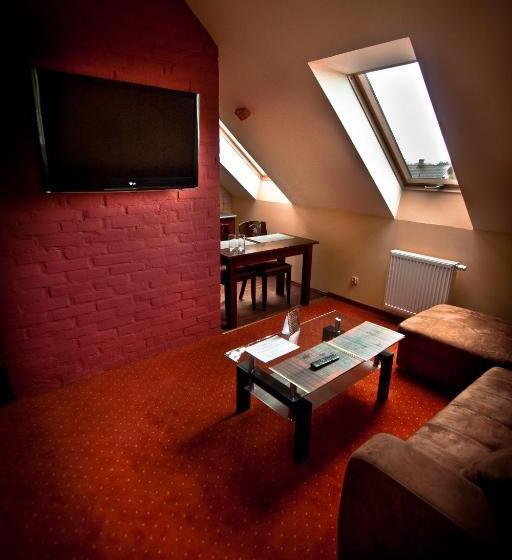 سوئیت با تخت بزرگ, Dwa Bratanki