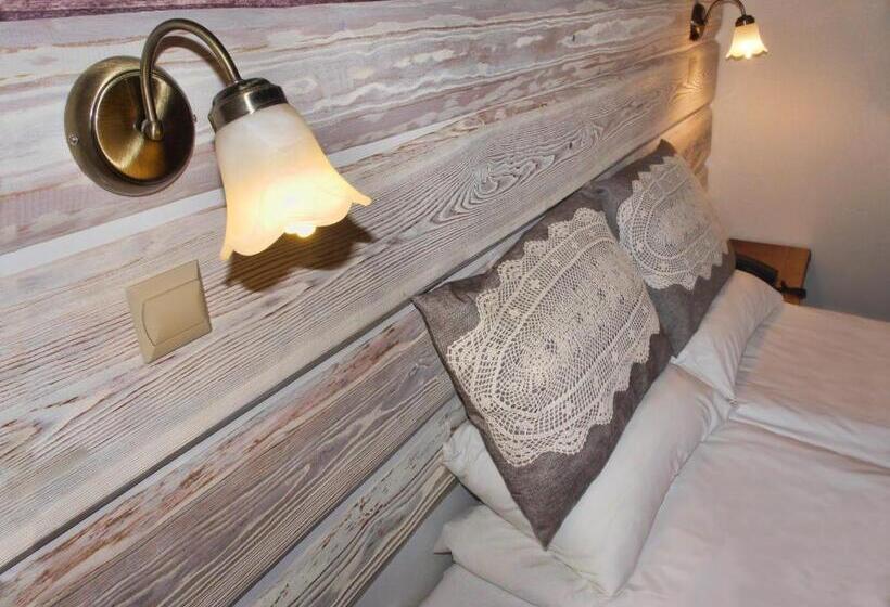 Номер Superior, Dwór Wapowce