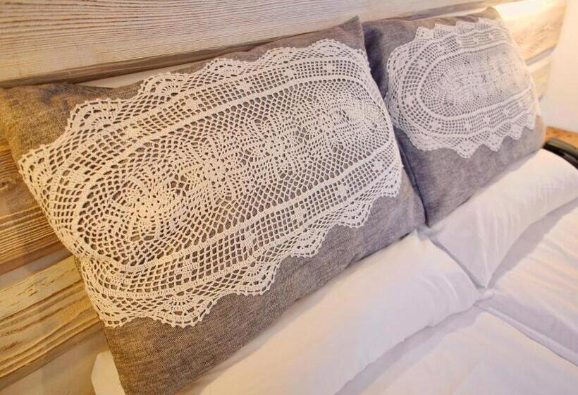 Номер Superior, Dwór Wapowce