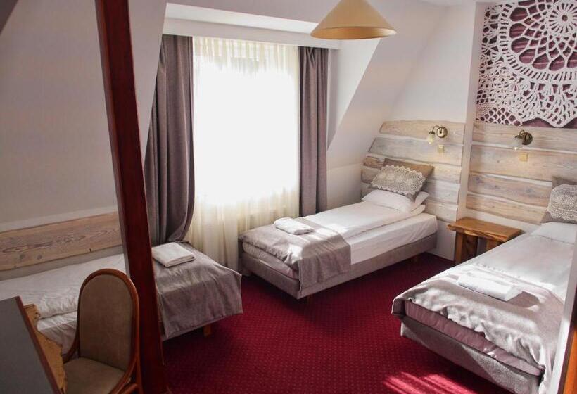 Трехместный Номер Superior, Dwór Wapowce