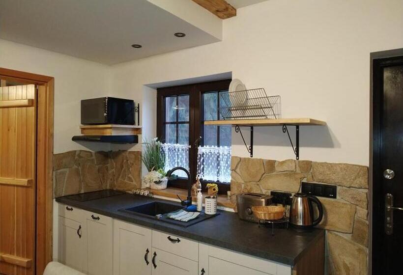 Шале 1 Спальня, Dwór Wapowce