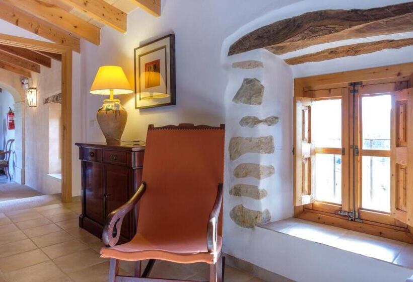 Полулюкс, Finca Can Estades
