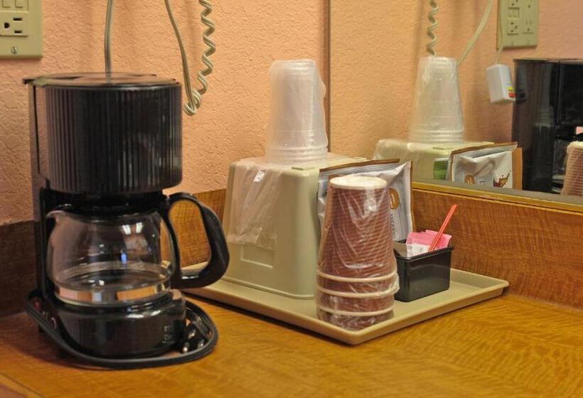 غرفة قياسية فردية, Hawthorne's Best Inn