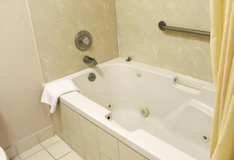 جناح مزود بجاكوزى, Hawthorne's Best Inn