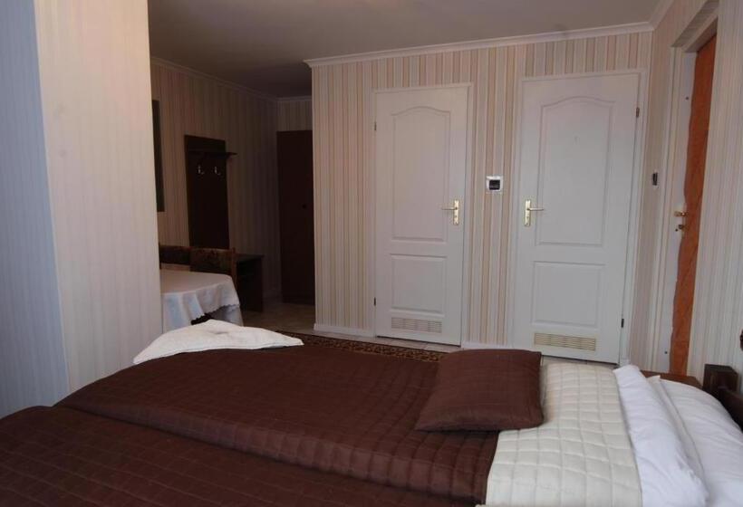 Номер Deluxe, La Musica