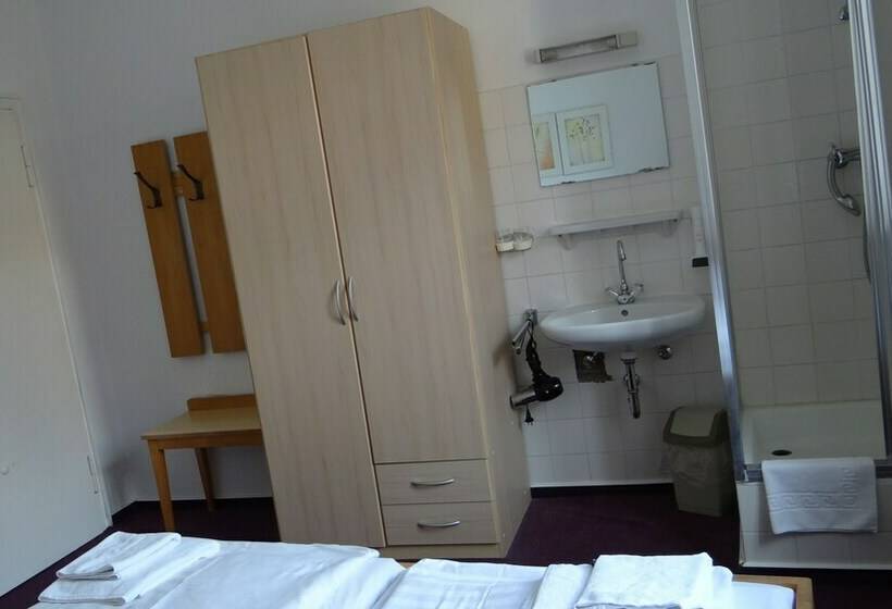 غرفة قياسية حمام مشترك, Meesenburg