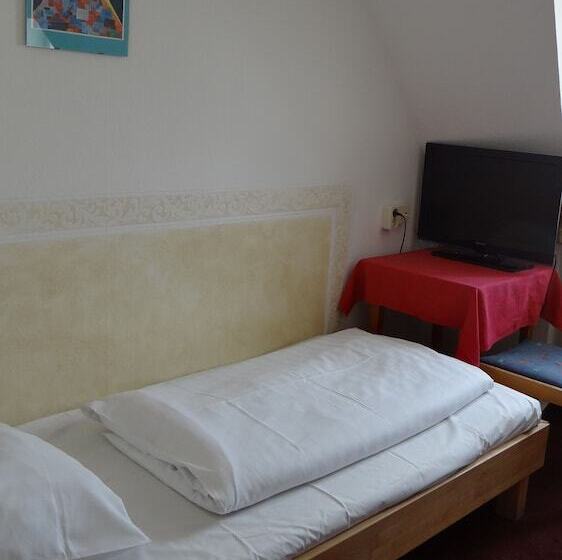 غرفة قياسية فردية حمام مشترك, Meesenburg