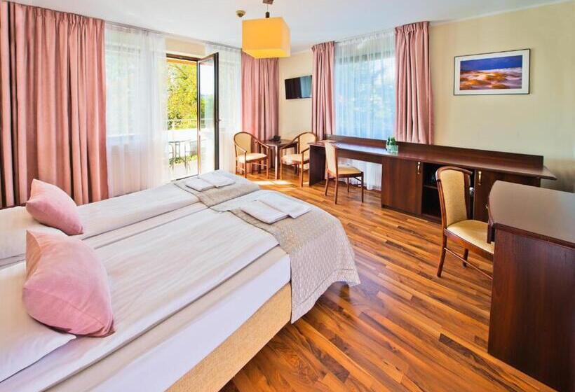 标准三人间, Olymp Ii