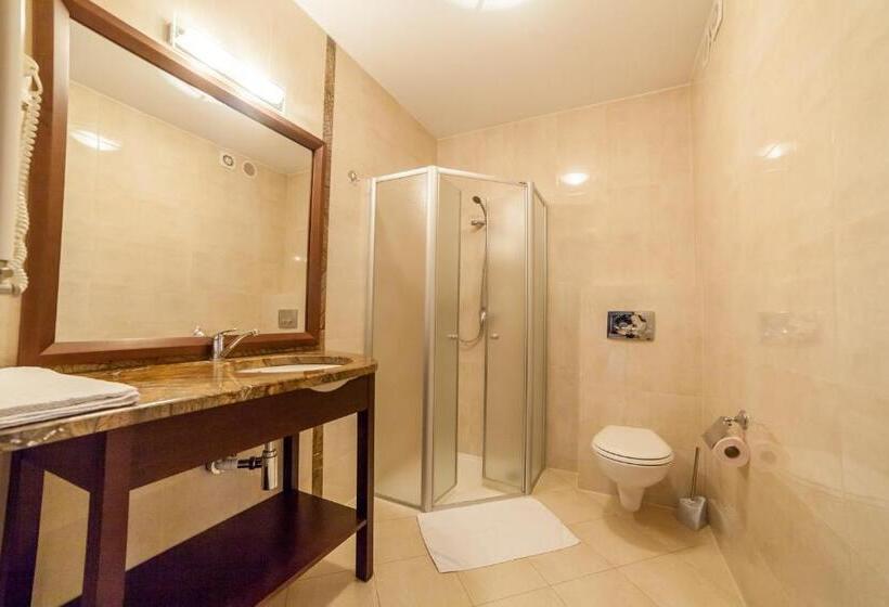 Economy Triple Room, Olymp Ii