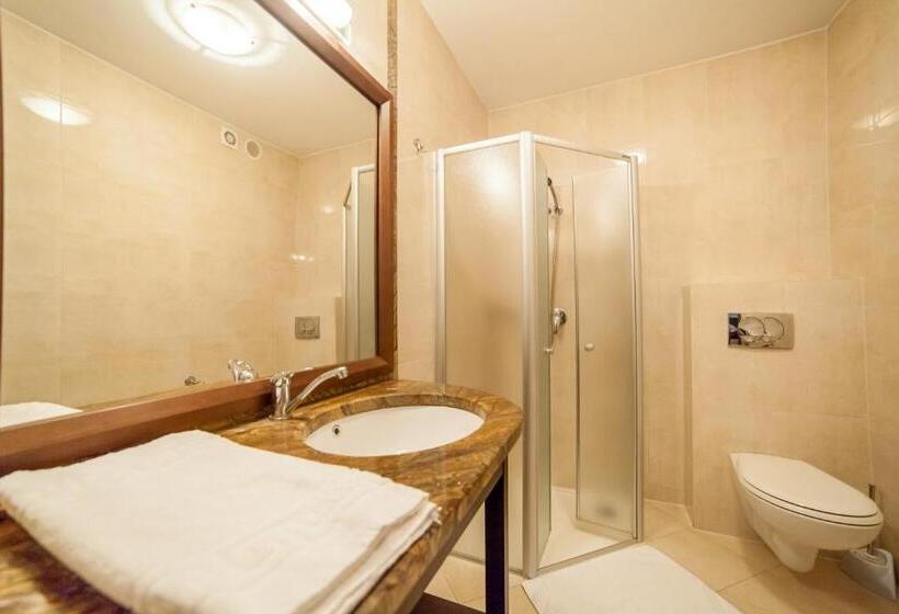 Economy Triple Room, Olymp Ii