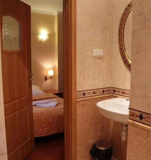 스탠다드 스튜디오, Pensjonat Beata