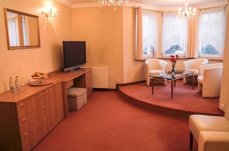 스탠다드 스튜디오, Pensjonat Beata