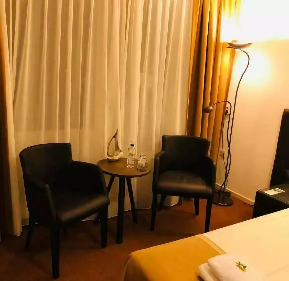 エコノミールーム, Restaurant   Cafe  Geertien