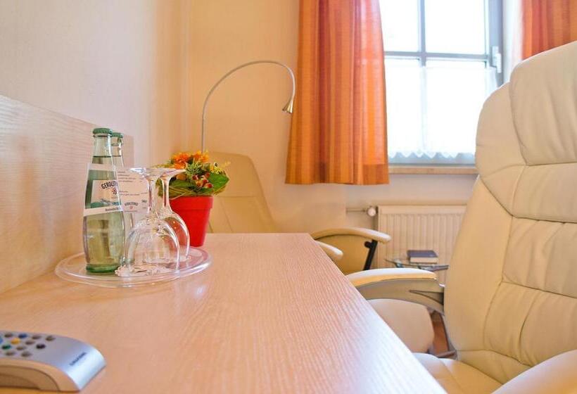 Апартаменты 1 Спальня, Restaurant Kastanienhof Lauingen