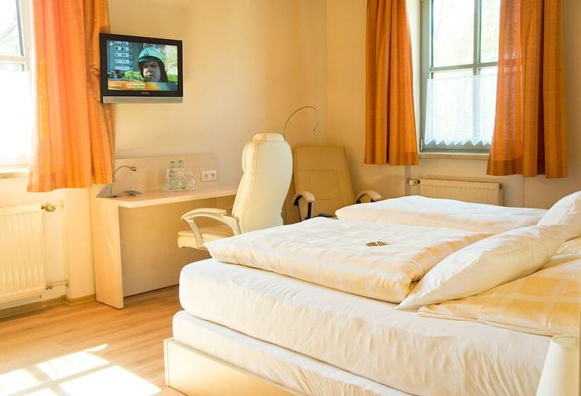 Номер Стандарт Трехместный, Restaurant Kastanienhof Lauingen