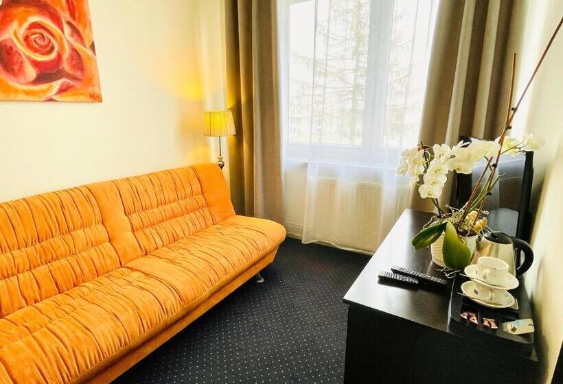 استودیوی استاندارد, Seven 7