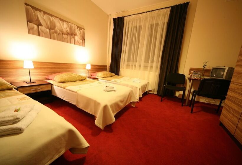 اتاق استاندارد سه نفره, Seven 7