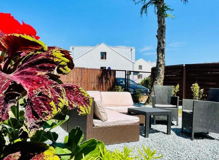 اتاق استاندارد یک نفره, Seven 7