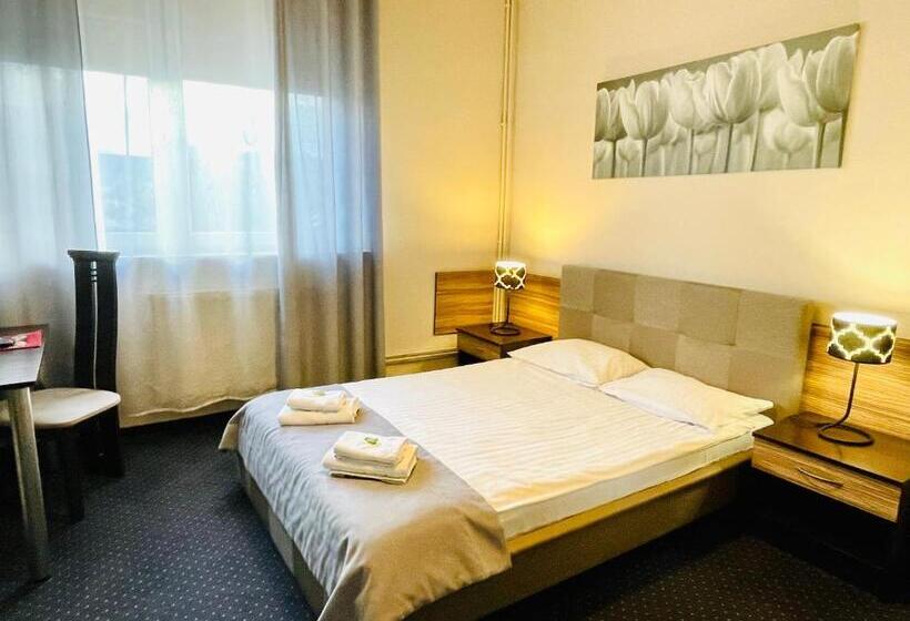 اتاق استاندارد, Seven 7