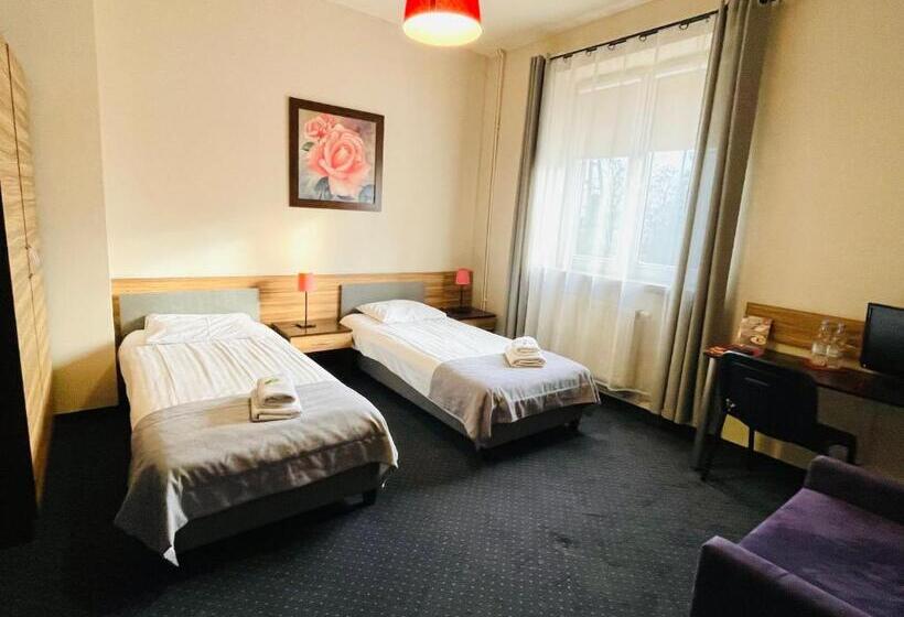 اتاق استاندارد, Seven 7