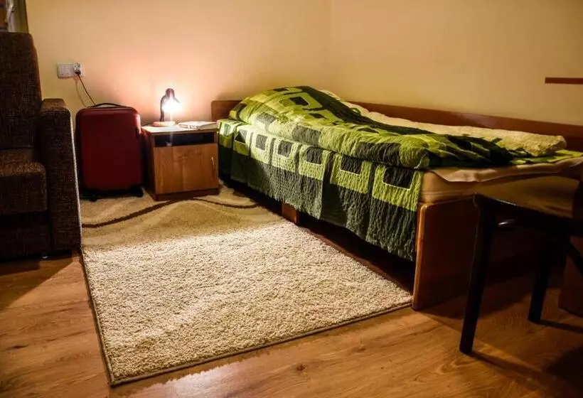 スタンダード4人部屋, Motel Na Skarpie