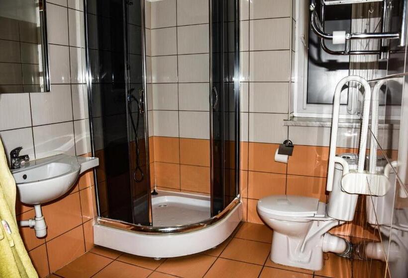 اتاق استاندارد چهار تخته, Motel Na Skarpie