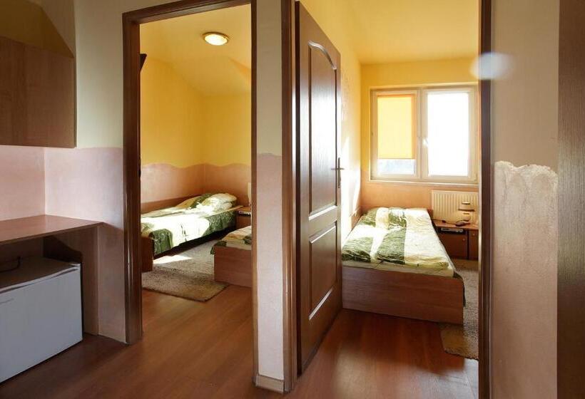 اتاق استاندارد سه نفره, Motel Na Skarpie