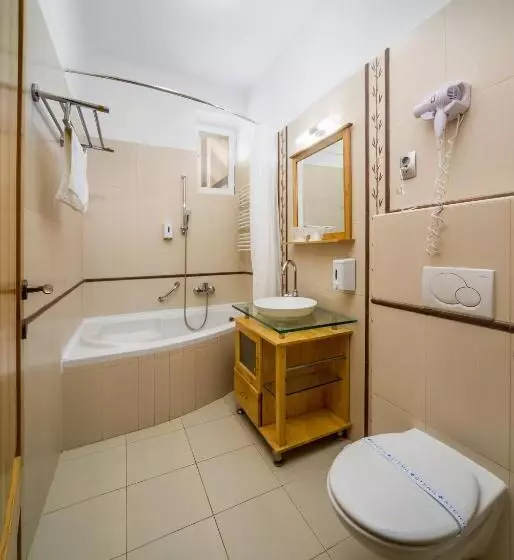 1 Bedroom Apartment, Park Hotel Ambrózia