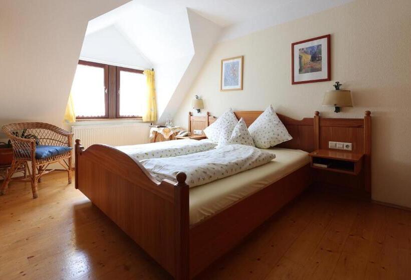 חדר סטנדרט לארבעה, Gasthof Schiff