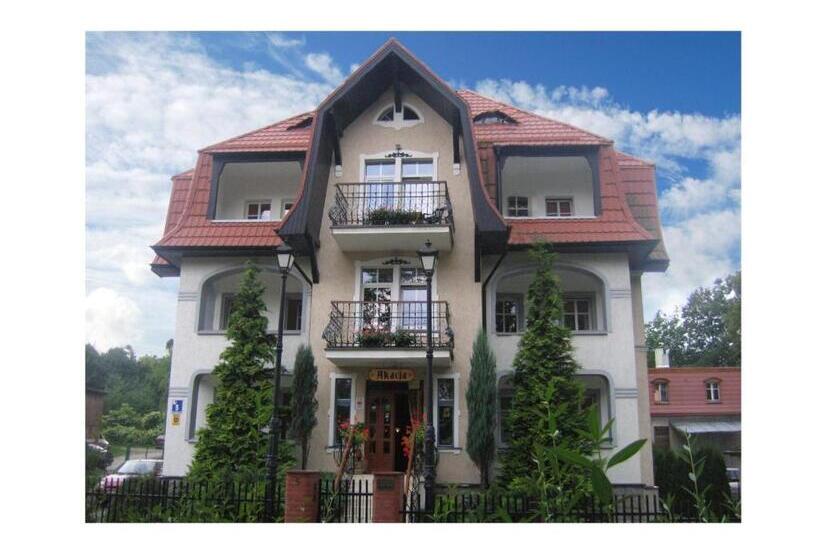 Номер Стандарт Трехместный, Pensjonat Akacja