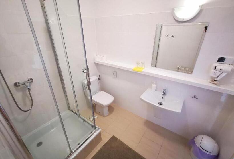 Семейный Номер, Pensjonat Akacja