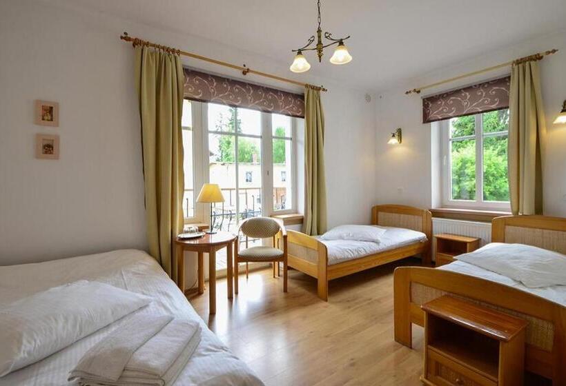 Номер Стандарт Трехместный, Pensjonat Akacja