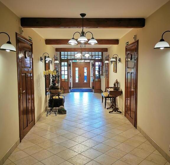 Семейное Студио, Pensjonat Akacja