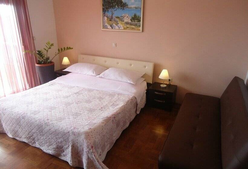 آپارتمان 1 خوابه با چشم‌انداز دریا, Villa Queen