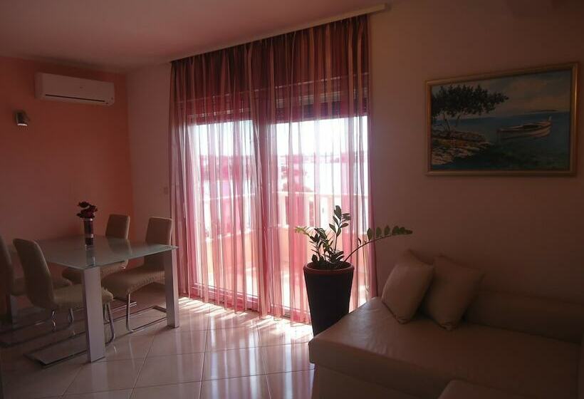 آپارتمان 1 خوابه با چشم‌انداز دریا, Villa Queen