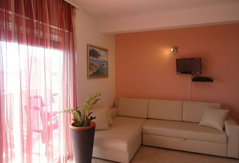 آپارتمان 1 خوابه با چشم‌انداز دریا, Villa Queen