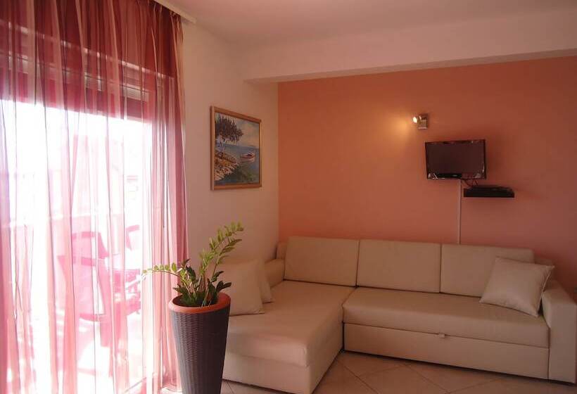 آپارتمان 1 خوابه با چشم‌انداز دریا, Villa Queen