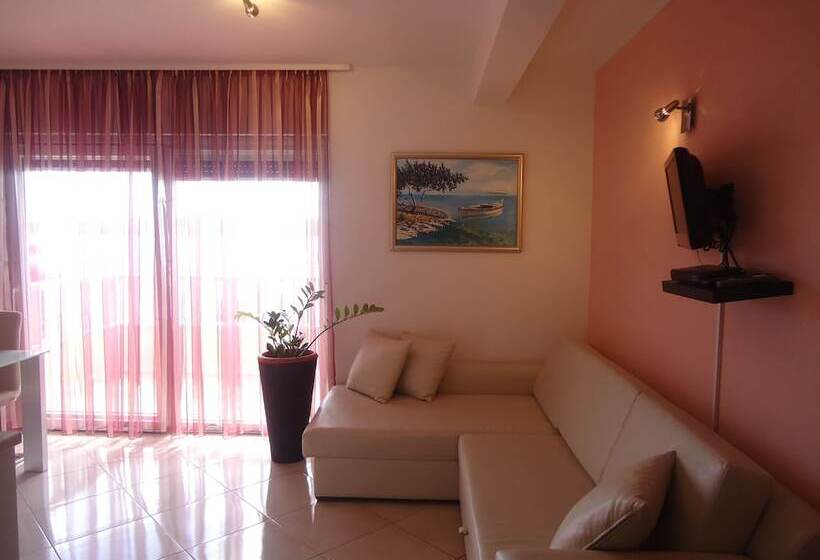 آپارتمان 1 خوابه با چشم‌انداز دریا, Villa Queen