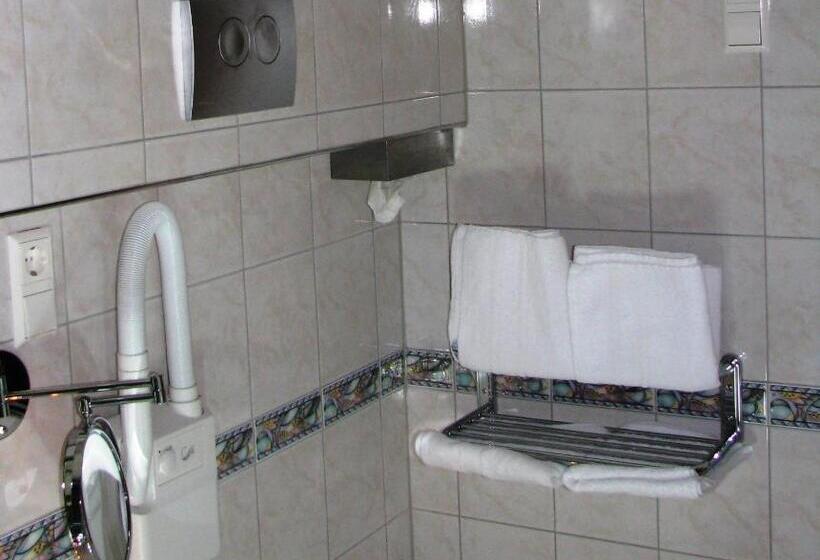 جناح جونيور, Wellnesshotel & Restaurant Hexenschopf