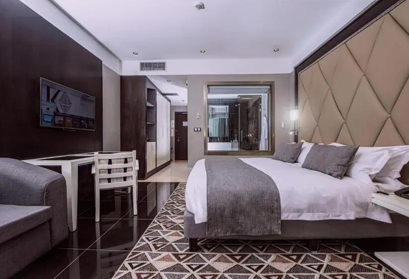 اتاق لوکس با تخت بزرگ, Krystal Palace Douala