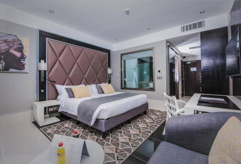 اتاق لوکس با تخت بزرگ, Krystal Palace Douala