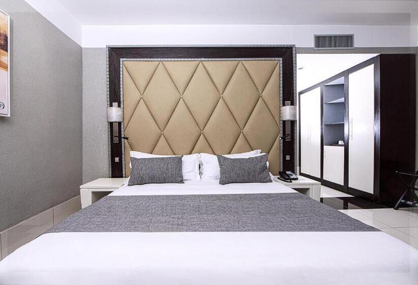 اتاق استاندارد با تخت بزرگ, Krystal Palace Douala