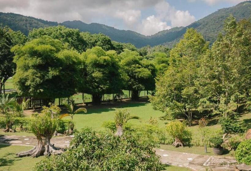 غرفة عائلية مطلّة علي الجبل, Singgahsana Villa