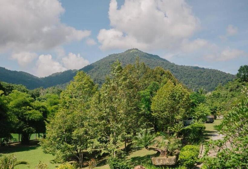 غرفة عائلية مطلّة علي الجبل, Singgahsana Villa