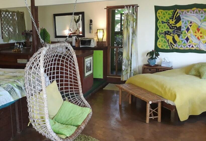 إستديو عائلى, Dragonfly Ranch