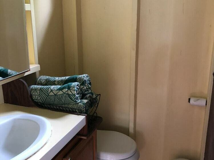 شقة عائلية, Dragonfly Ranch